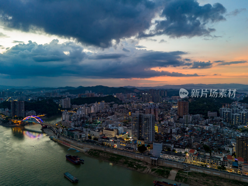 梧州晚霞夜幕降临航拍图