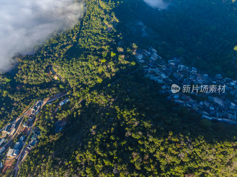 航拍景迈山云海环绕的古寨村庄自然风光