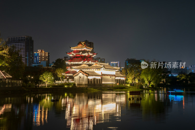 武汉古建筑紫阳湖公园夜景