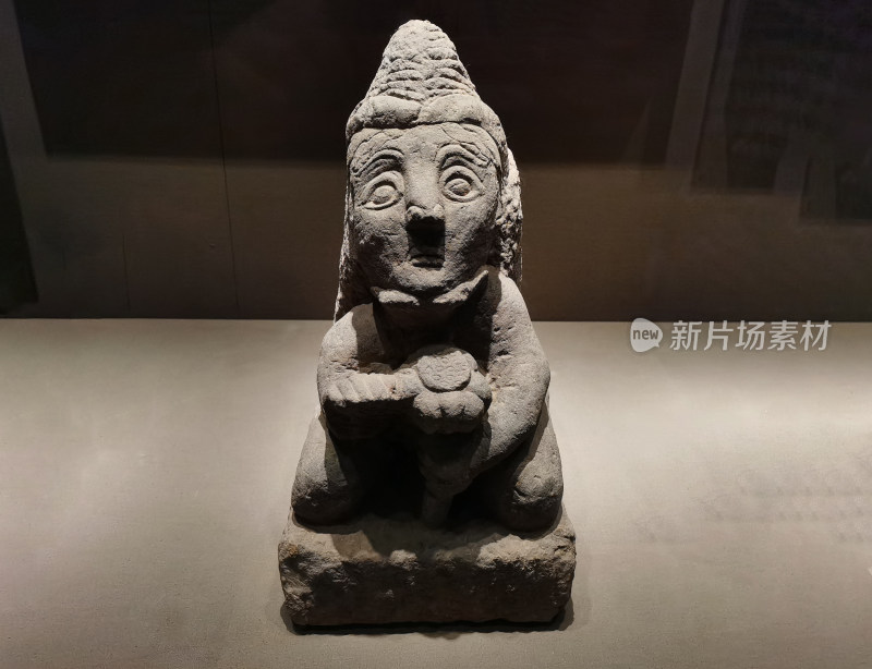 东汉 胡人形象石座 金堂李家梁子汉墓出土