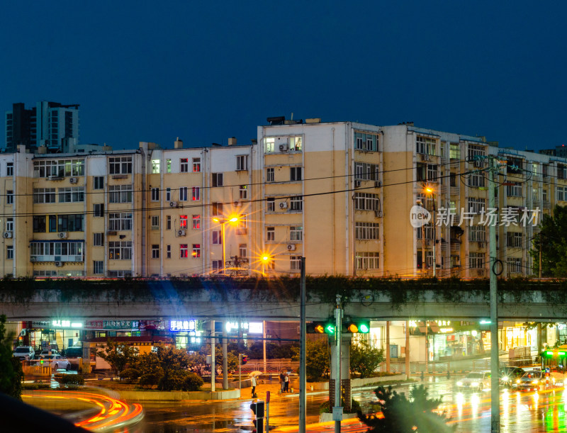 青岛四方老城区雨天夜景