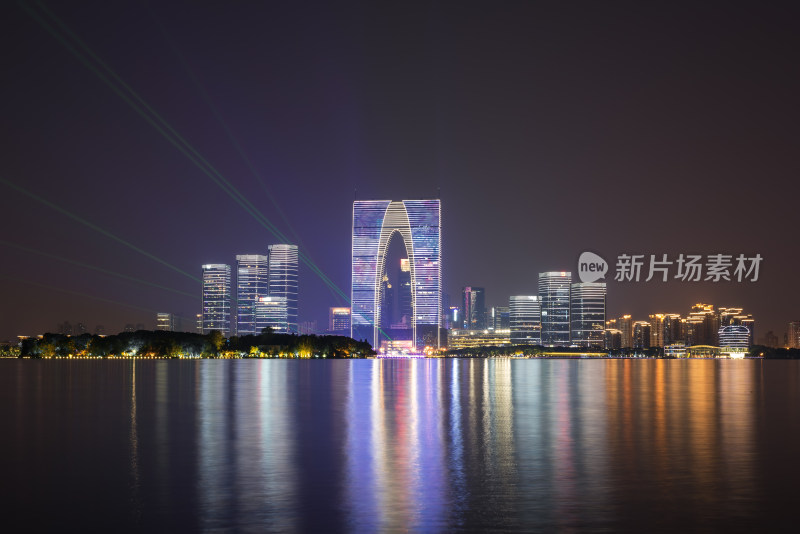 江苏苏州东方之门地标建筑夜景风光