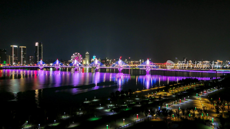 江西南昌赣江朝阳大桥夜景航拍图