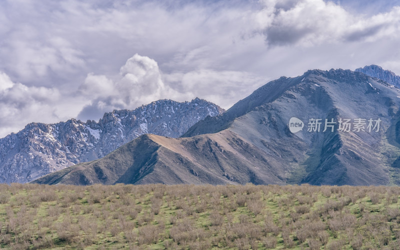 青海省阿尼玛卿山国家地质公园山峰