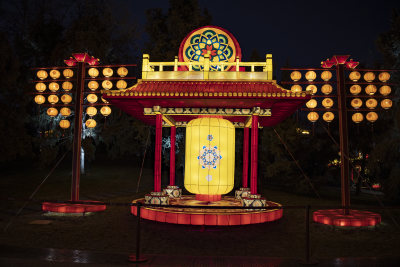 大唐芙蓉园中式传统风格夜间花灯景观