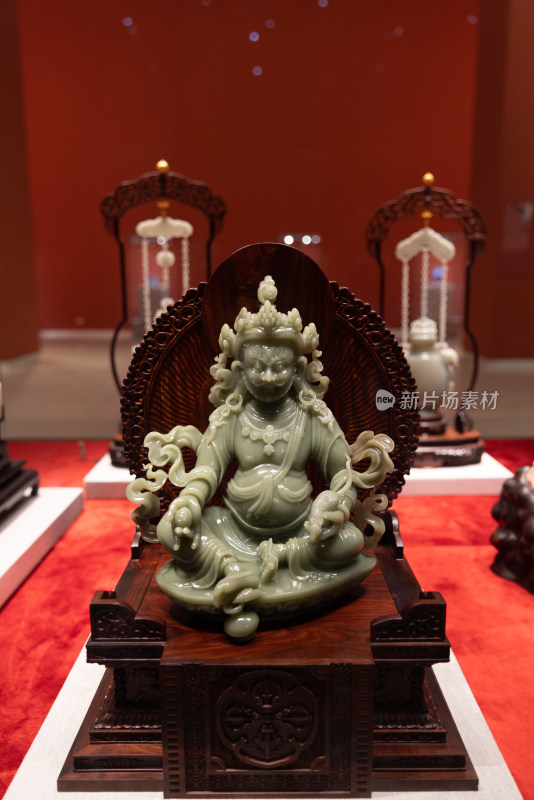 中国工艺美术馆当代工艺美术展玉雕黄财神
