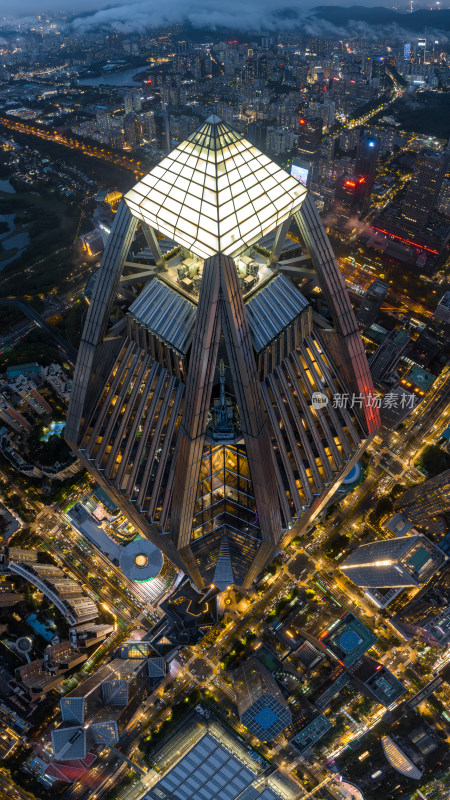 深圳福田CBD大湾区平安大厦夜景蓝调航拍