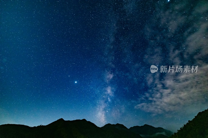 星空银河大山