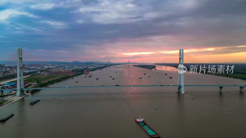 桥梁日落晚霞夕阳航拍图