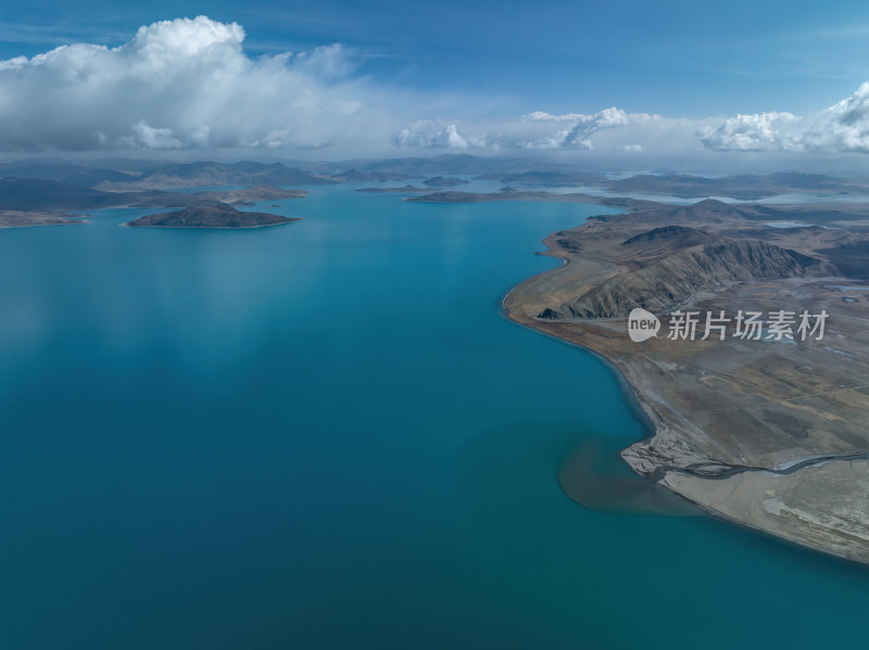 西藏山南羊卓雍措圣湖神湖蓝色高空航拍