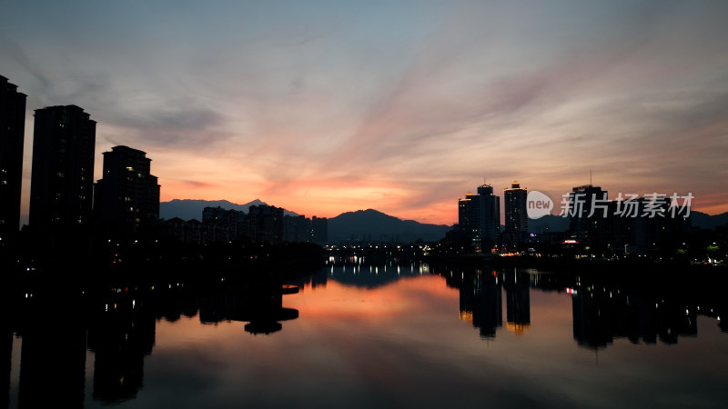 河源夜景航拍河源市夜晚城市建筑风光延时