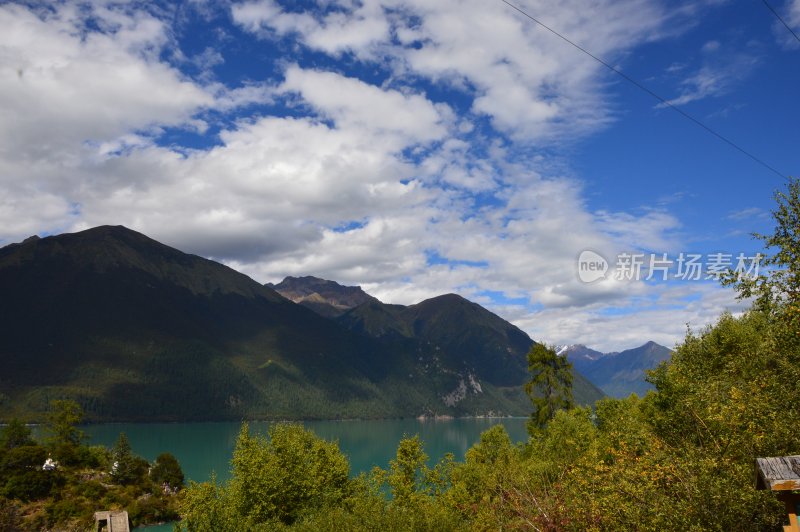 西藏巴松措景区风景