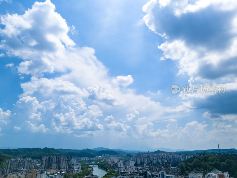 福建三明城市建设蓝天航拍图