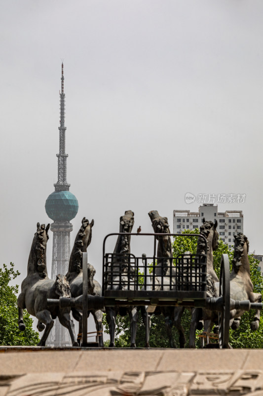 河南洛阳周王城广场天子驾六雕塑景观