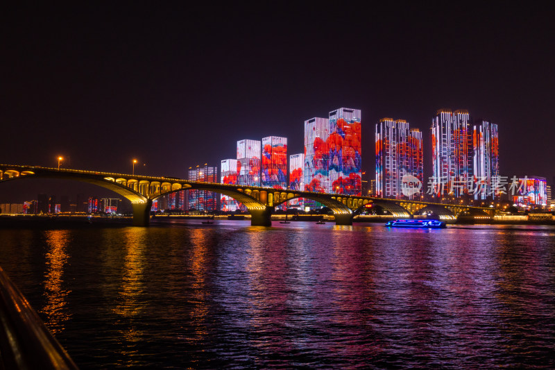 长沙市湘江夜景地标建筑灯光秀