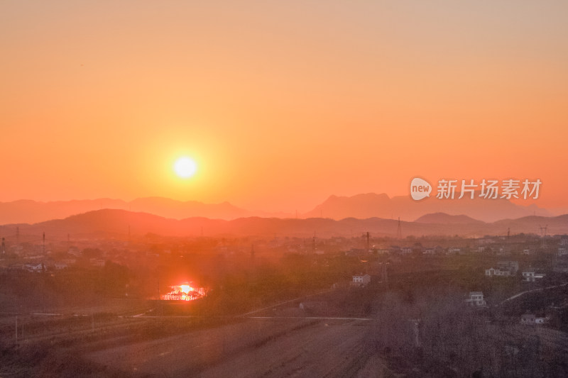 夕阳落日山峰山峦