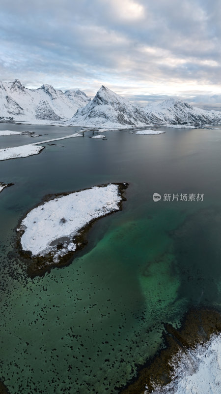 挪威罗弗敦群岛北极圈雷纳冬季雪景高空航拍