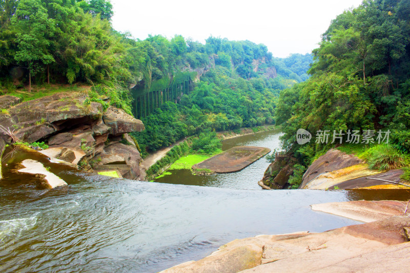 河流瀑布风景背景