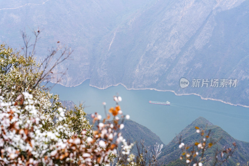 长江三峡重庆奉节瞿塘峡冬季雪景风光