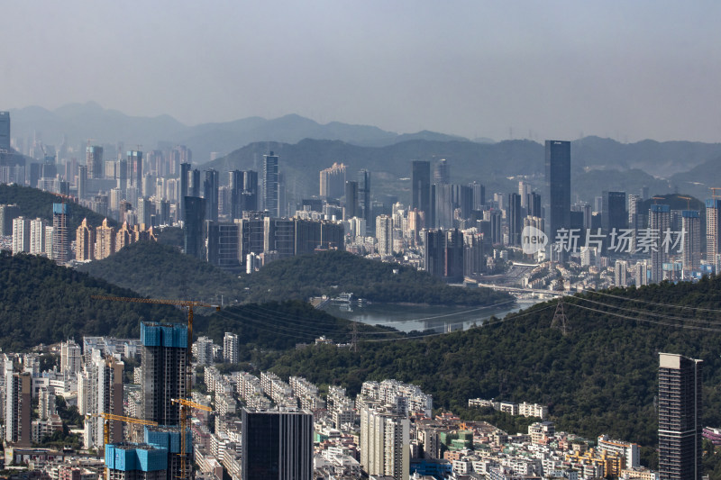 深圳梧桐山看深圳市区