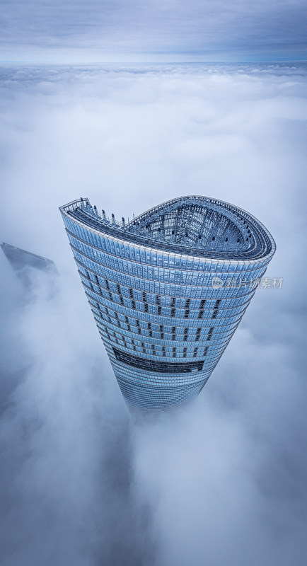 上海中心大厦平流雾俯视航拍