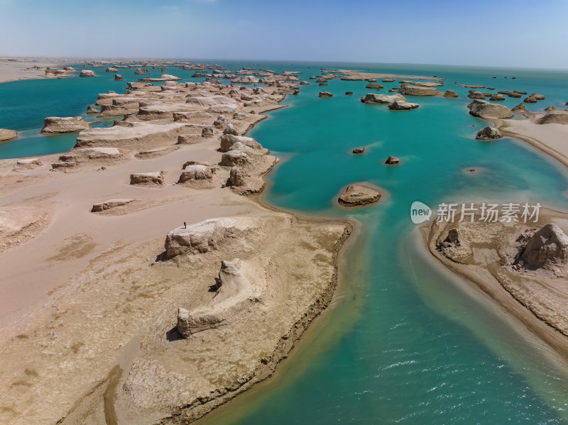 青海海西州乌素特水上雅丹奇异地貌高空航拍