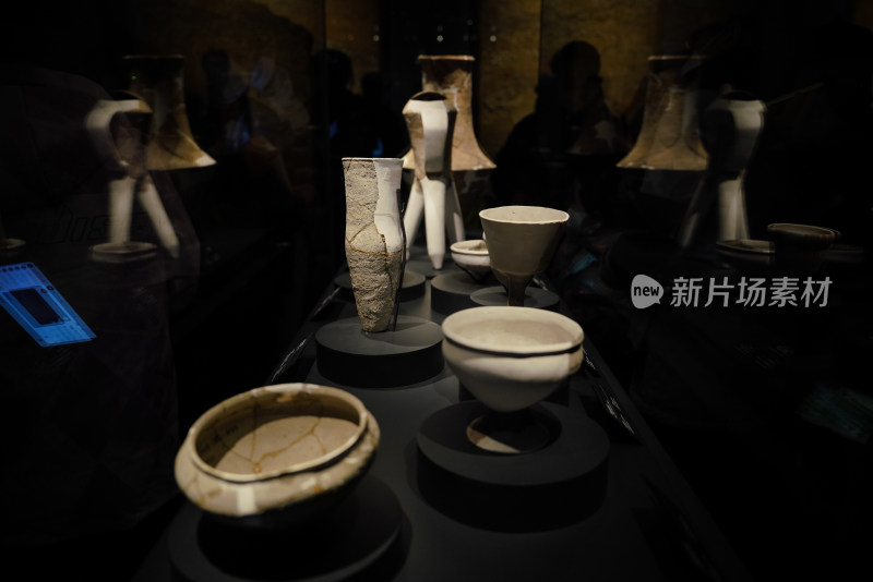 四川广汉三星堆博物馆陶器器皿