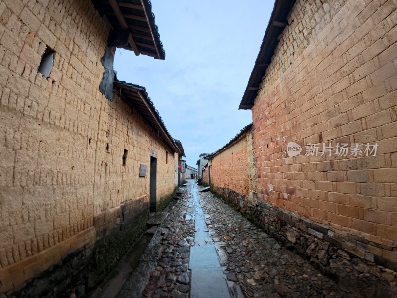 雨中竹桥古村