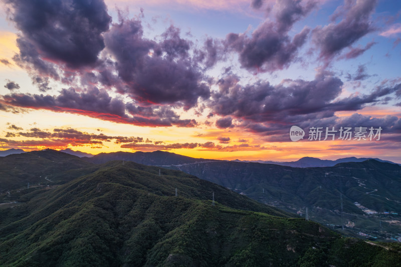 北京门头沟西山晚霞