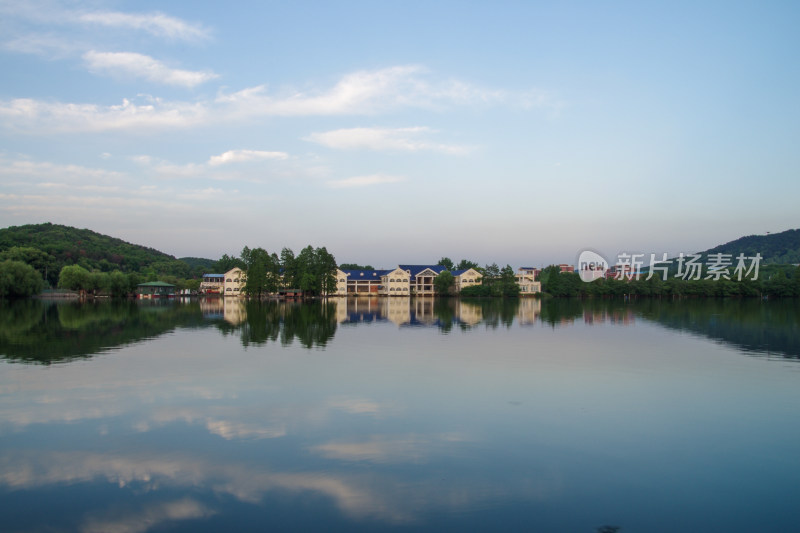 东湖落日