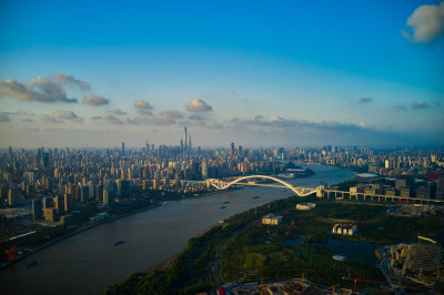 黄浦江两岸的城市建筑