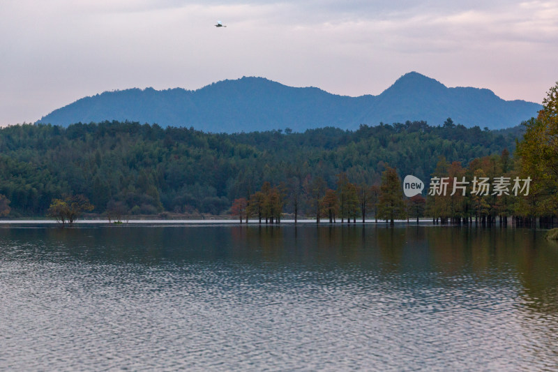 山水湖泊自然风光