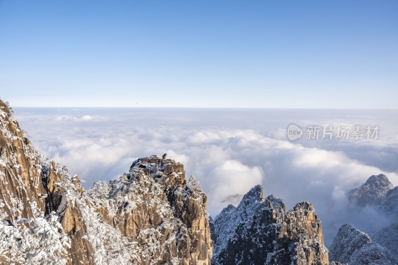 雪后山峰云海景观(黄山猴子观海)