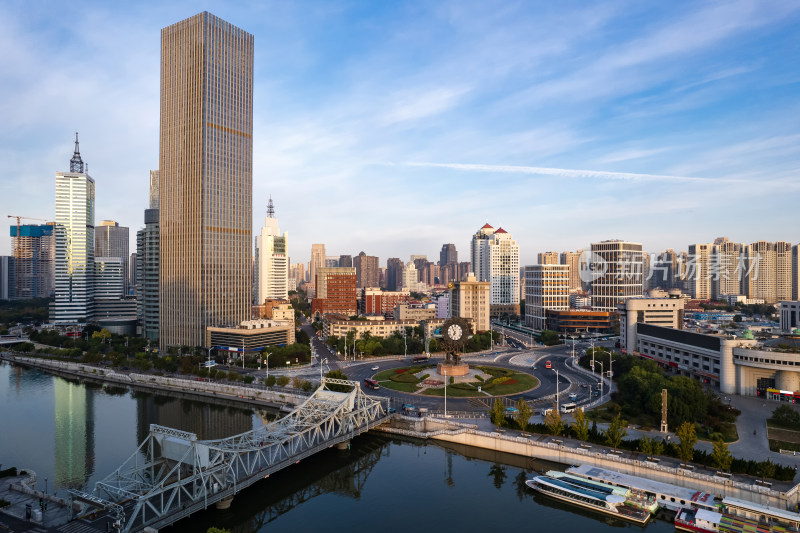 天津海河沿岸世纪钟广场城市建筑日出风光