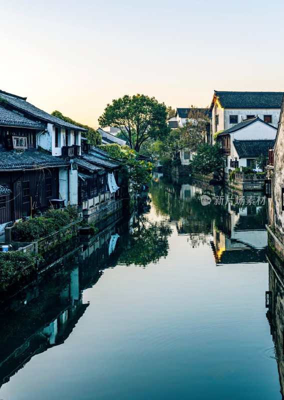 绍兴仓桥直街江南水乡沿河民居景观