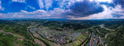 南方山川丘陵航拍全景图