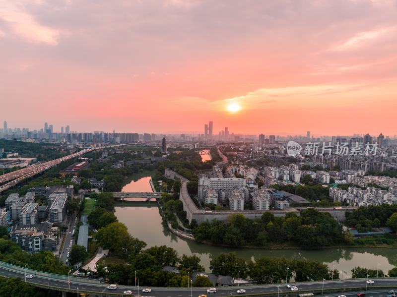 南京秦淮河与大报恩寺日落