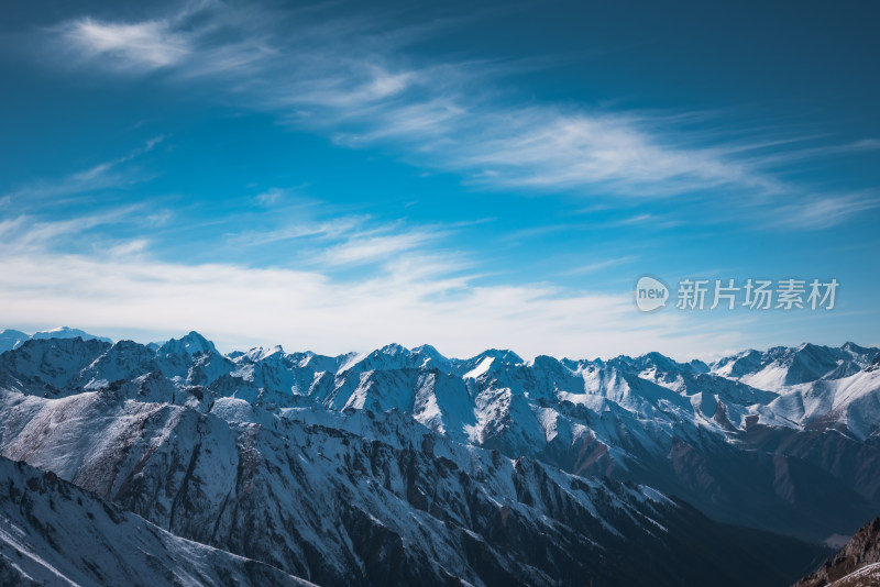 新疆天山山脉雪山山峰山脉