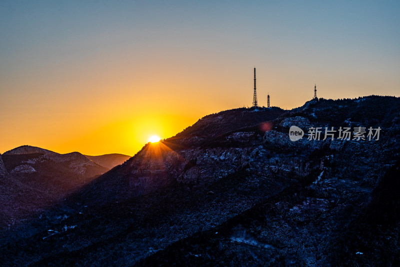 济南千佛山雪后日出景观