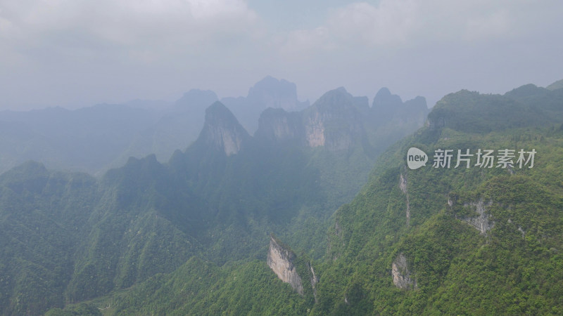 航拍大山悬崖峭壁