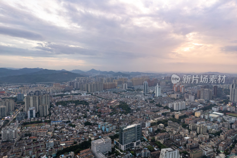 广东中山城市夕阳晚霞航拍摄影图