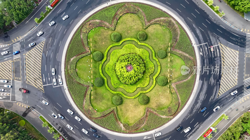 城市绿化植物眉山交通转盘航拍图