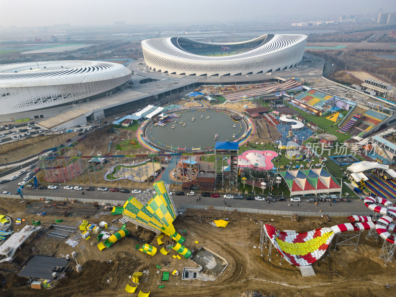 现代体育场鸟瞰全景，青岛市民健身中心