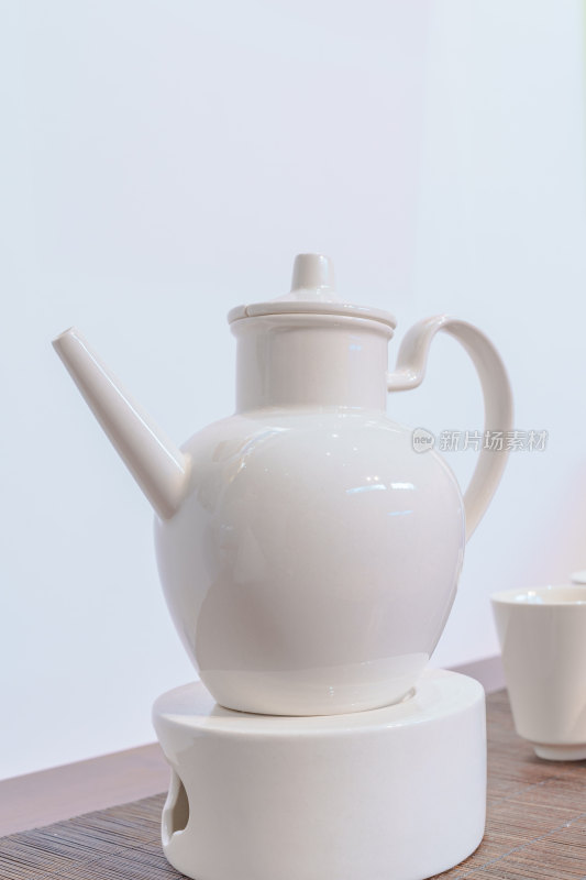 广州文化馆茶文化展厅白色瓷器茶具茶壶