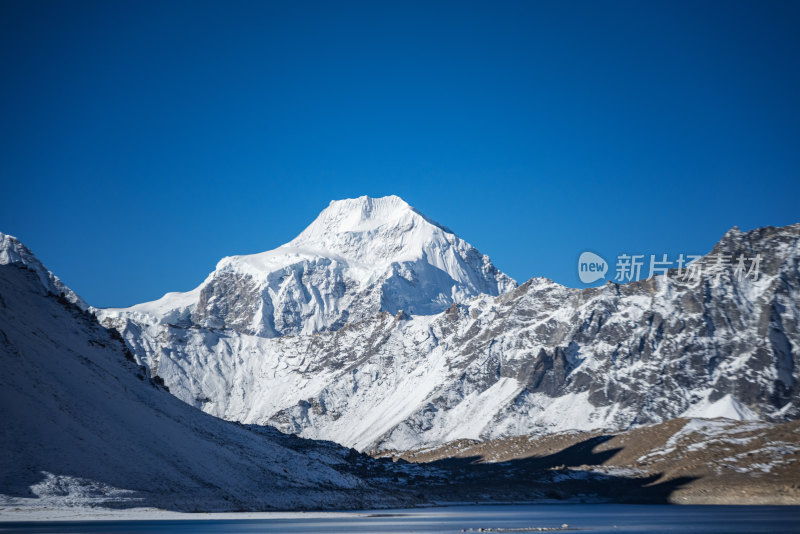 西藏古尔卡波日峰