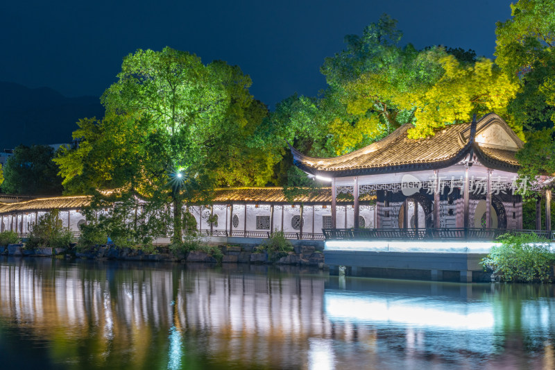 浙江省台州市临海市东湖景区夜景