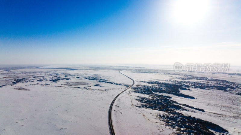 新疆阿乌高速雪景