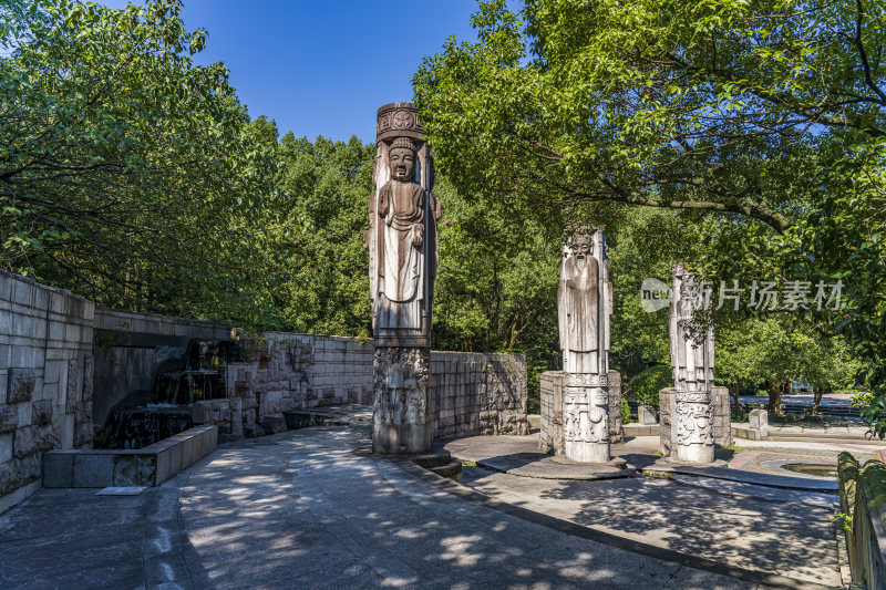 柯岩风景区三聚同源雕塑景点