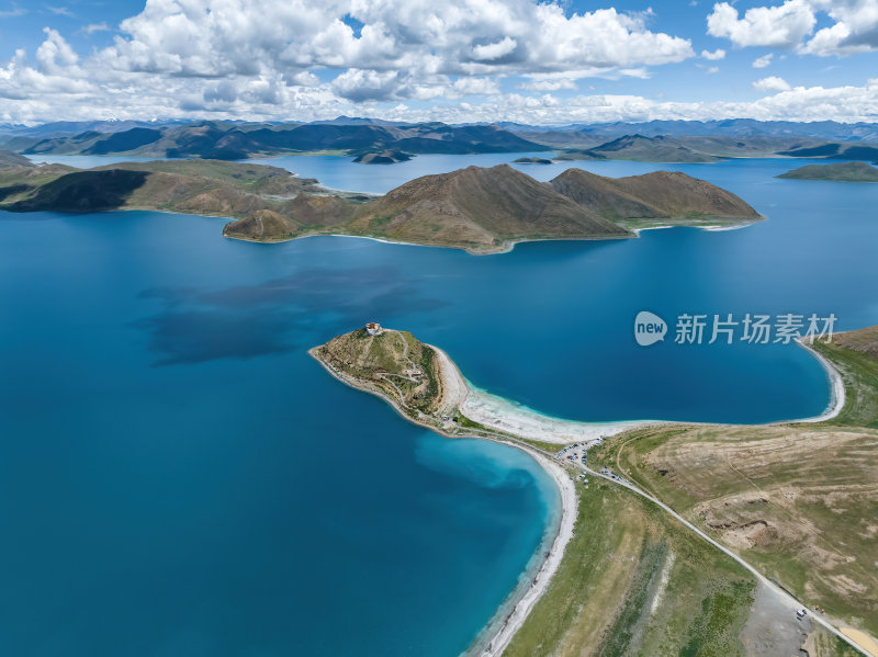 西藏山南羊卓雍措日托寺孤独寺庙高空航拍