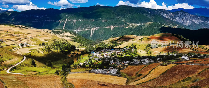 云南  香格里拉 自然风光 大山 乡村